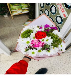 Papatya ve Kırmızı Gül Buketi